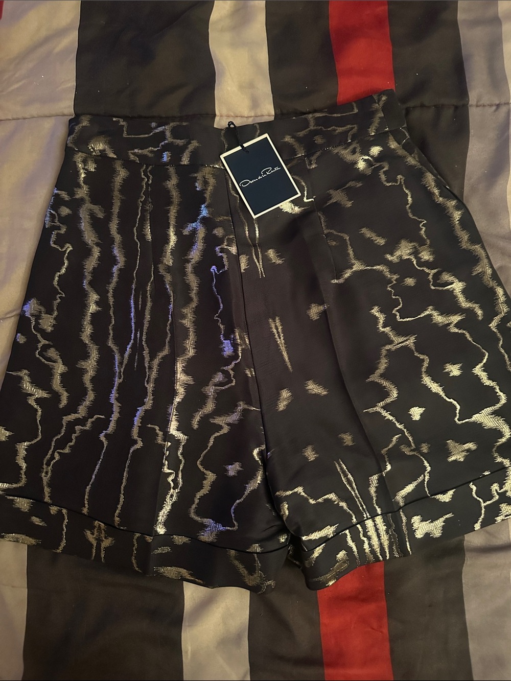Oscar de la Renta Resort 2015 Midnight Shorts with Gold Metallic Accent
